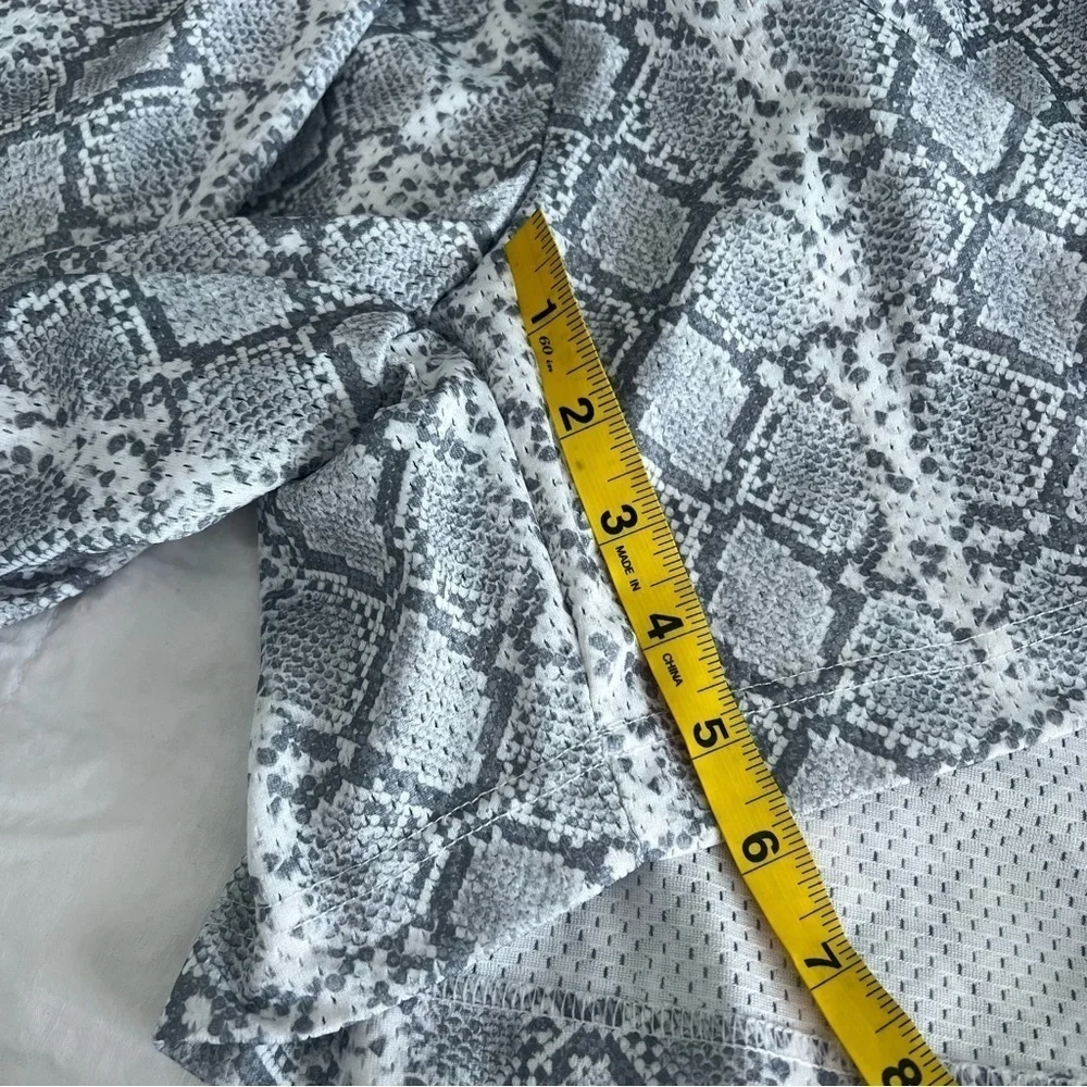Bravest Studio Size XXL Grey Silver Snakeskin Patterned Shorts NEW